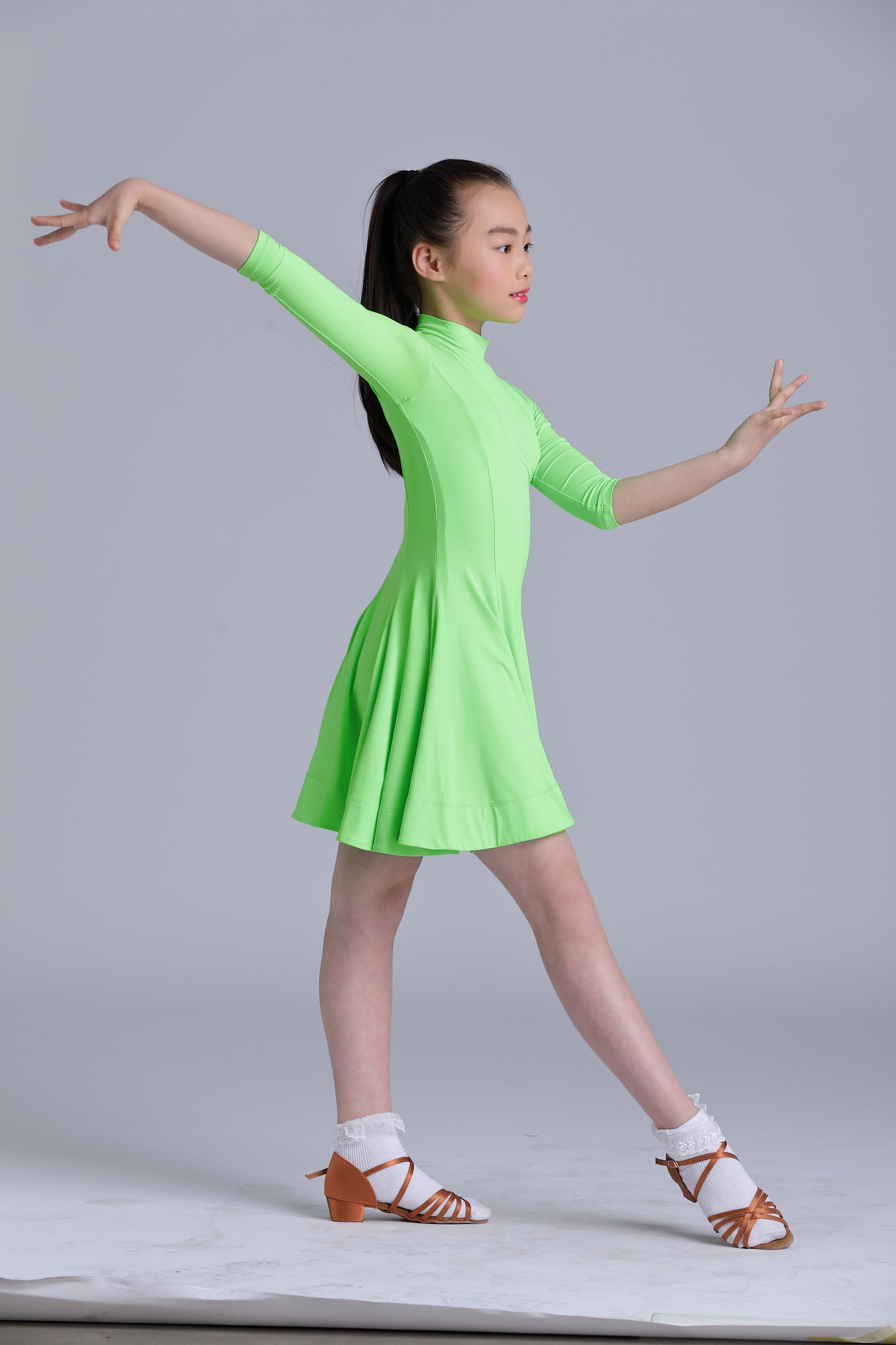 Green Pre-teen Juvenile Dress